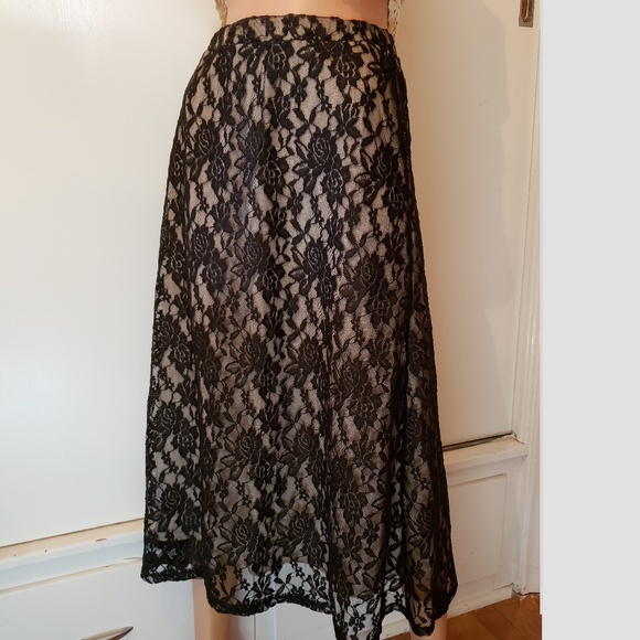 Espresso lace Skirt, Size s, NWOT. - Picture 6 of 8